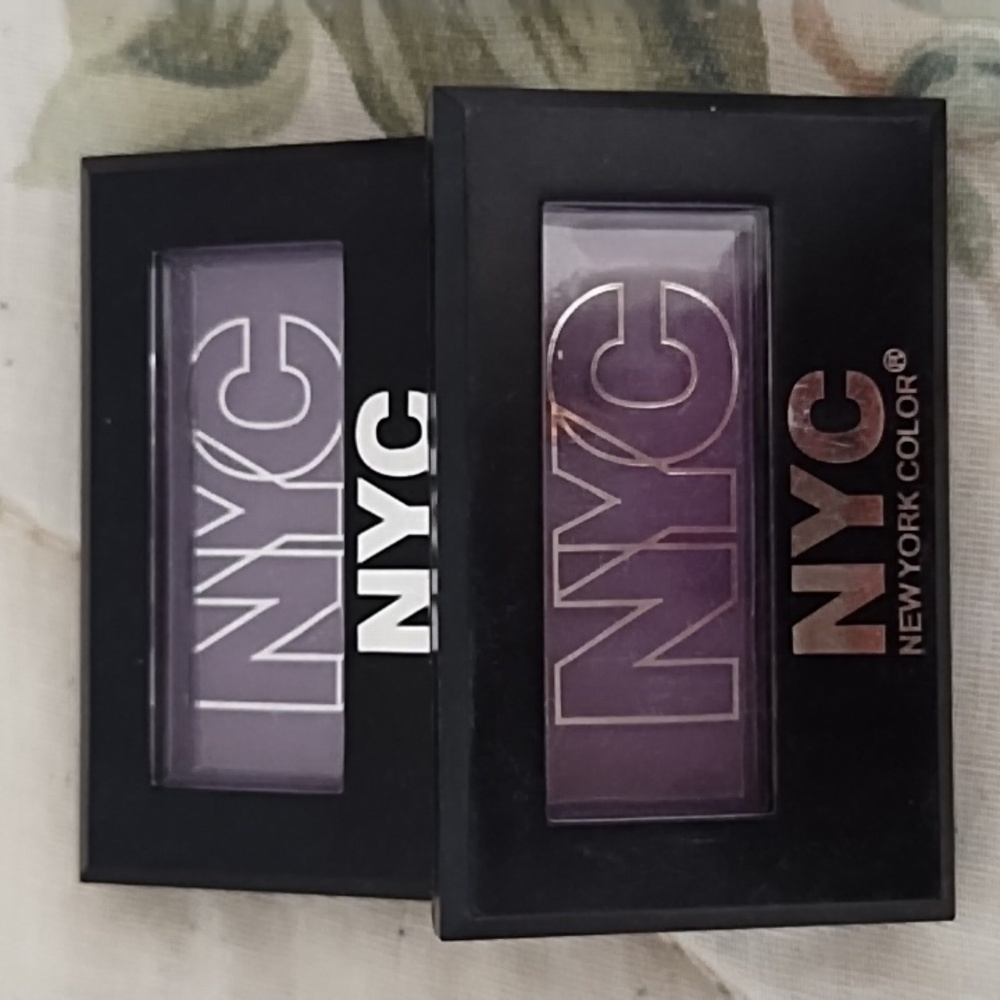 9 Eyeshadows - Picture 3 of 9